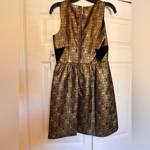 NWT** kensie metallic dress! Perfect for a winter wedding or NYE